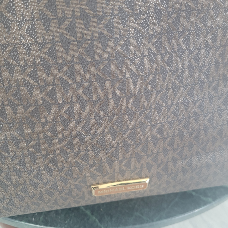 Micheal Kors large shoulder slouching bag - photo 3