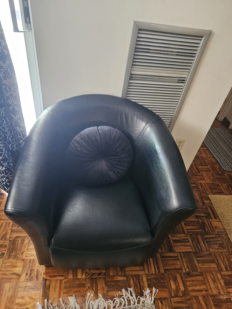 Black Leather Swivel Chair - photo 2