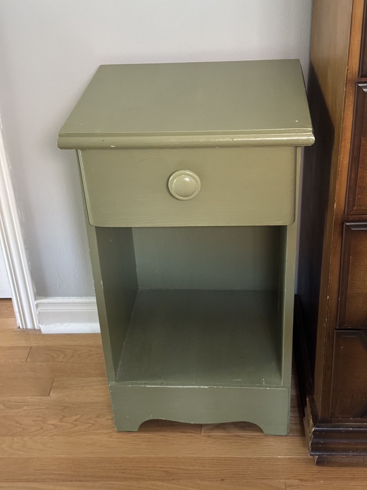 Green side table