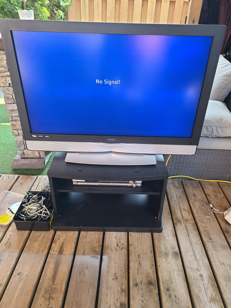 🇨🇦 42 inch TV + Sony DVD amplifier thumbnail