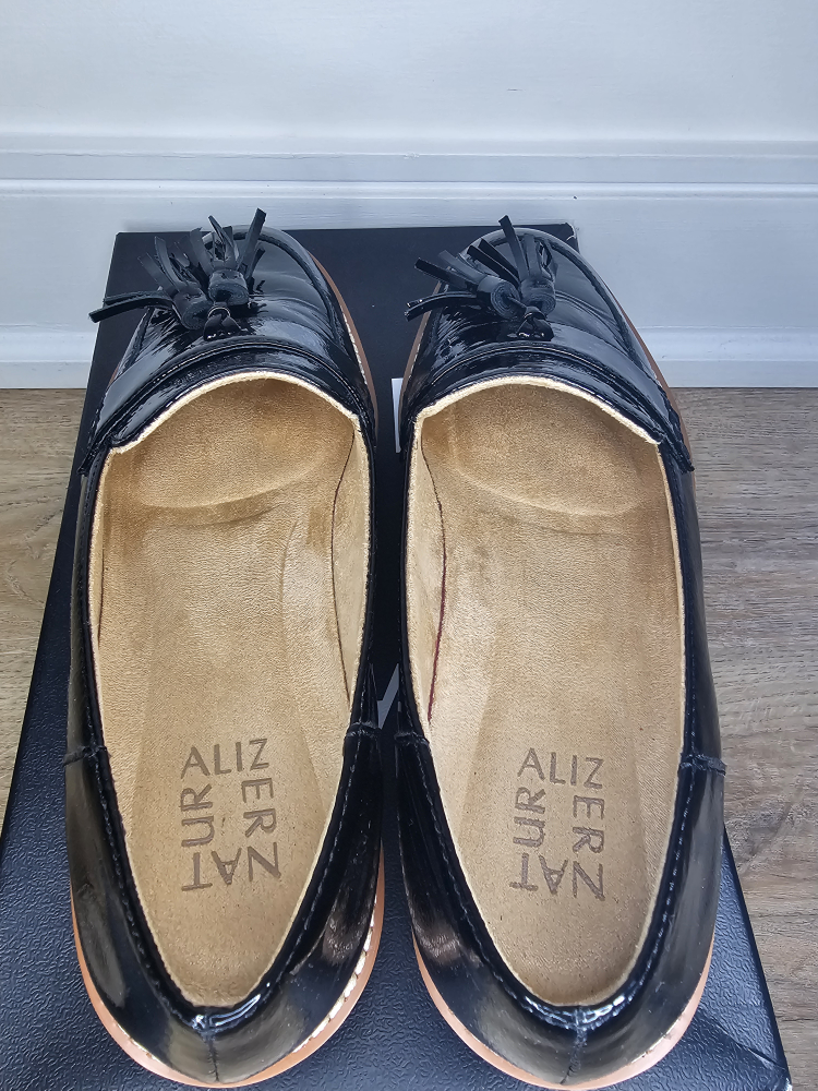 Naturalizer Patent Leather Loafers Women's 8.5 image indicator(7)