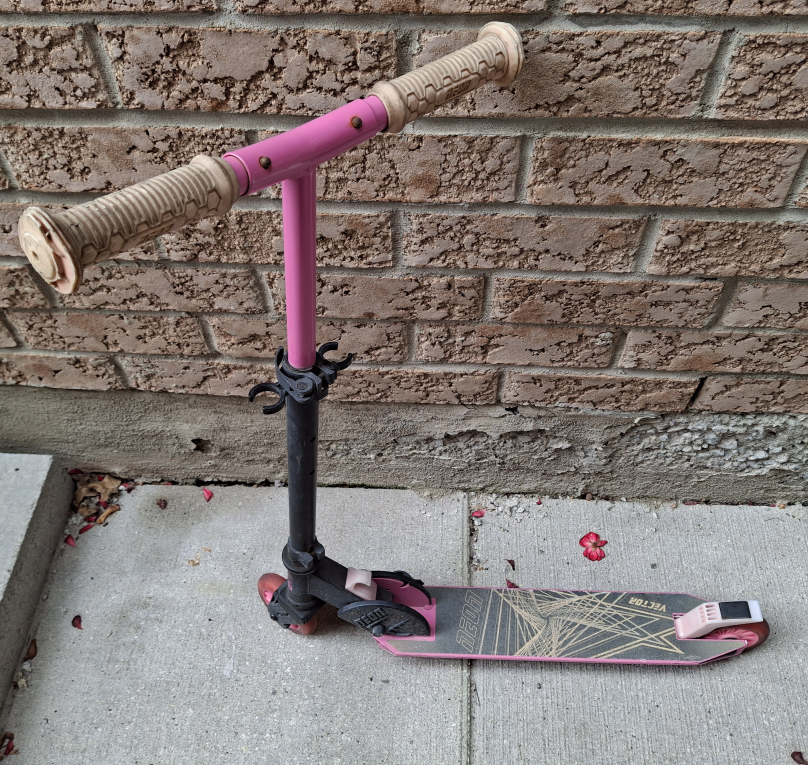 Set of 2 Kids Scooters image indicator(3)