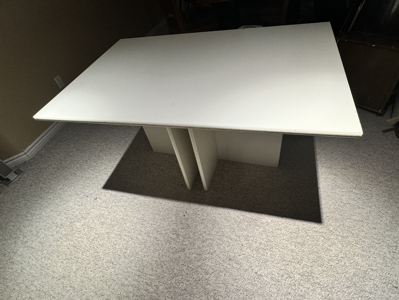 Idomo dannish dining table