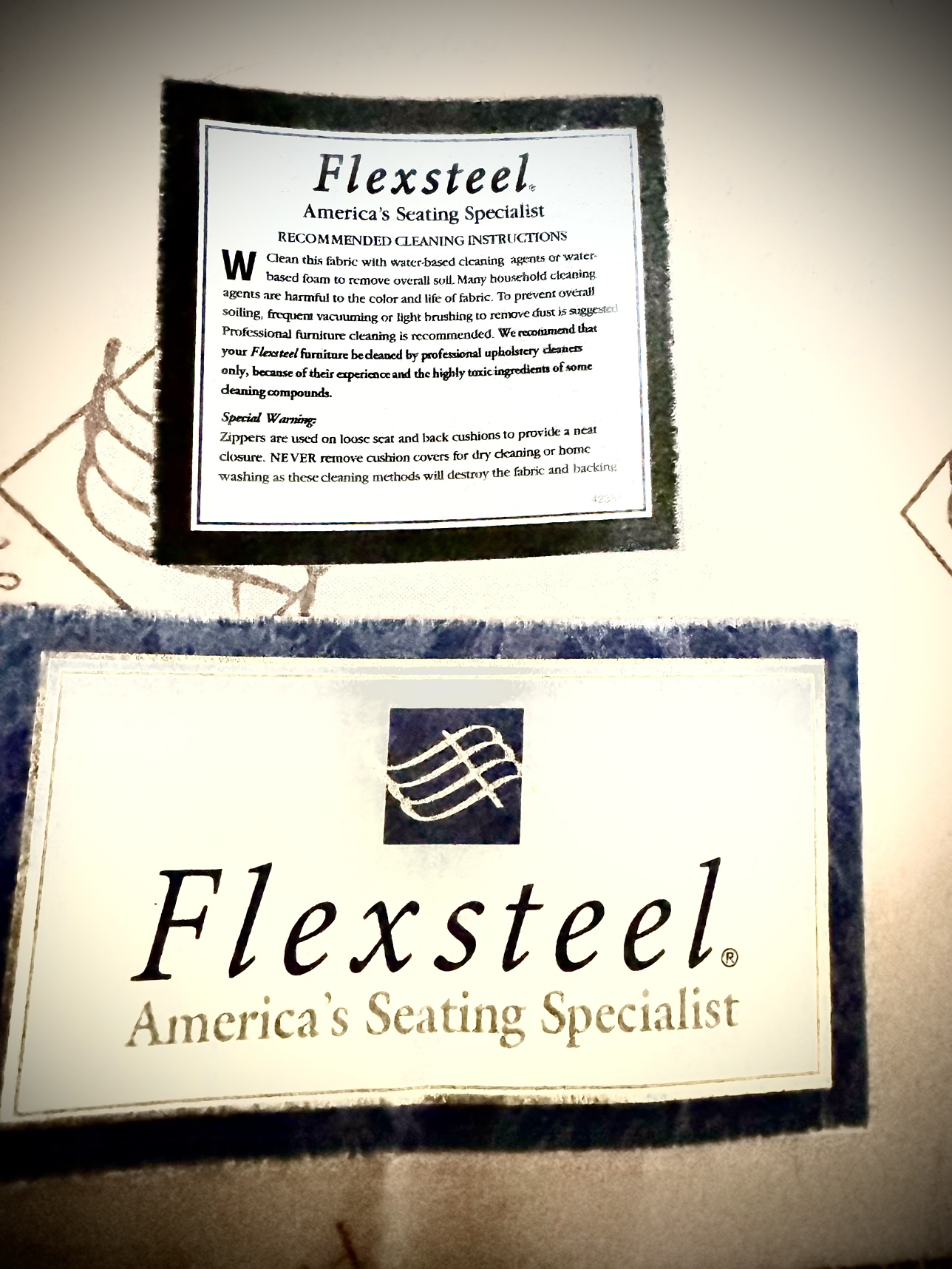 3 Piece Flexsteel Traditional Living Room Set - photo 4