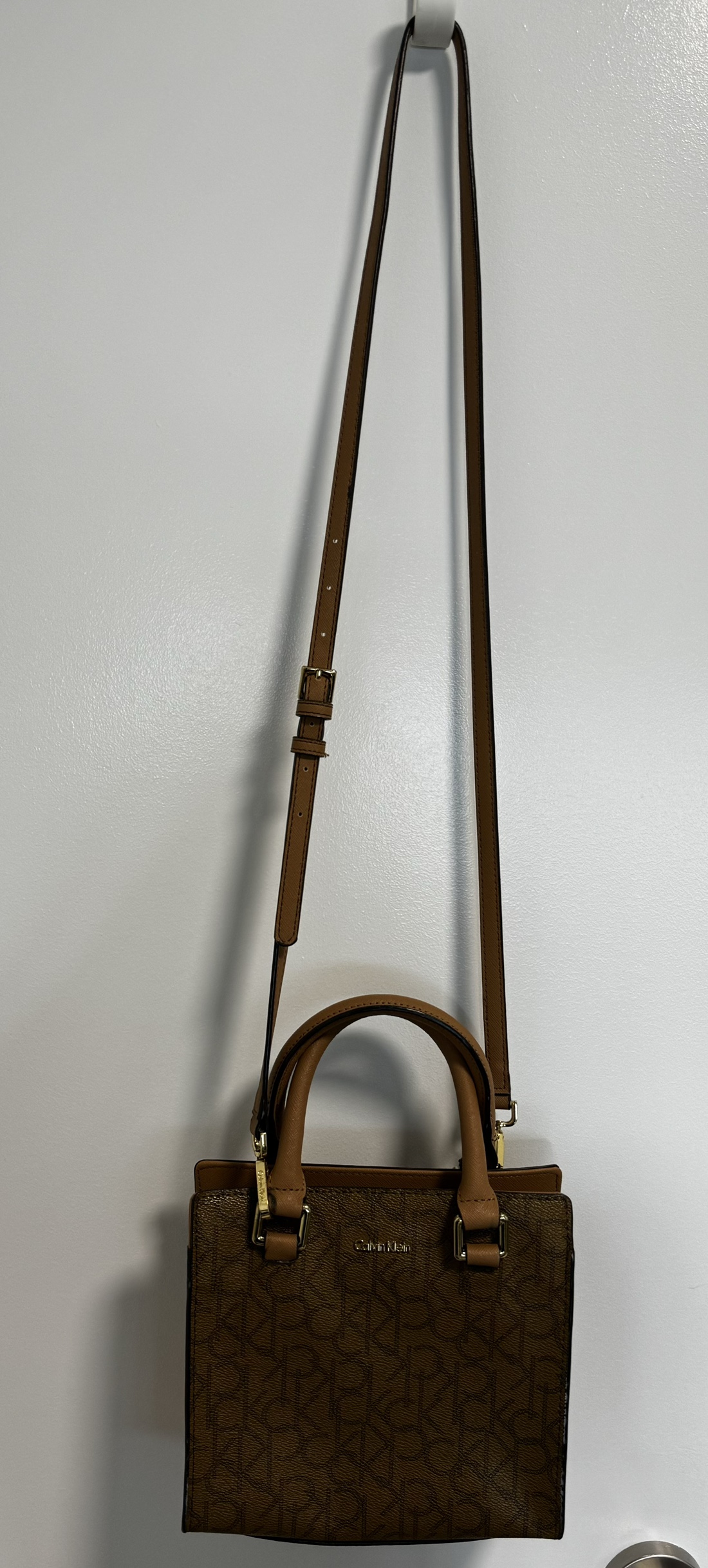 Small crossbody bag