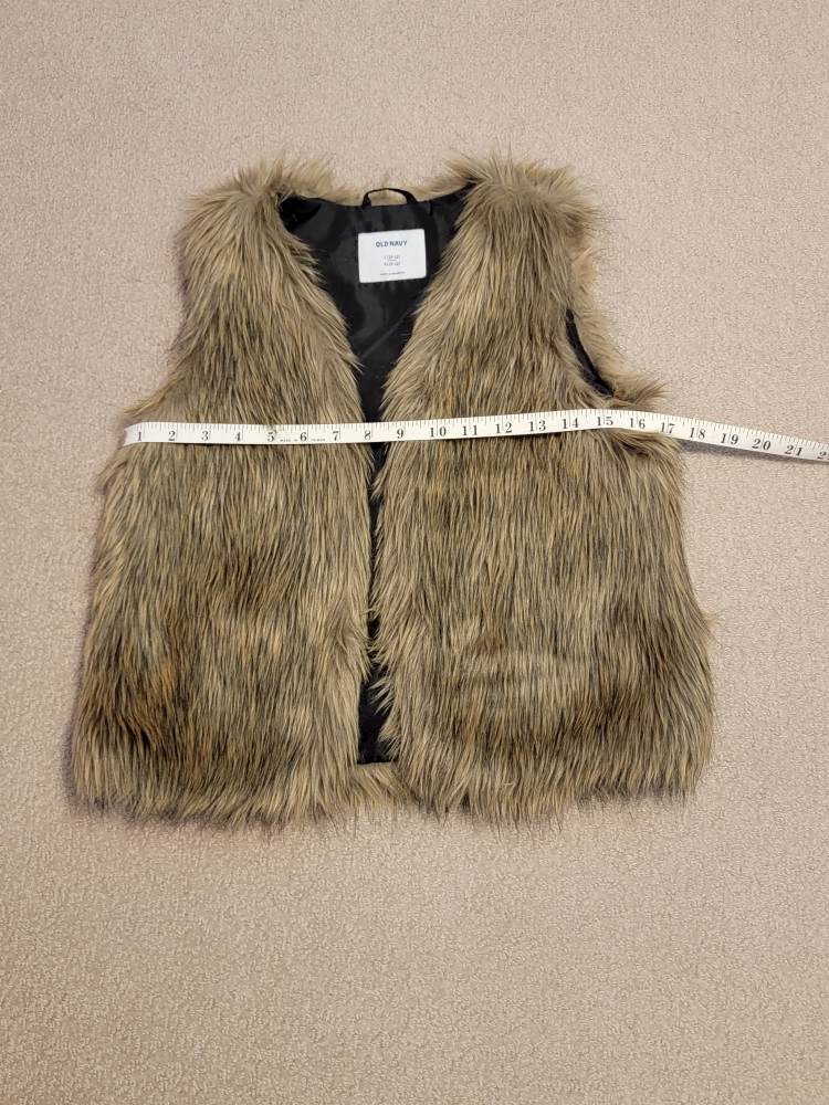 OLD NAVY Girls faux fur vest. image indicator(7)