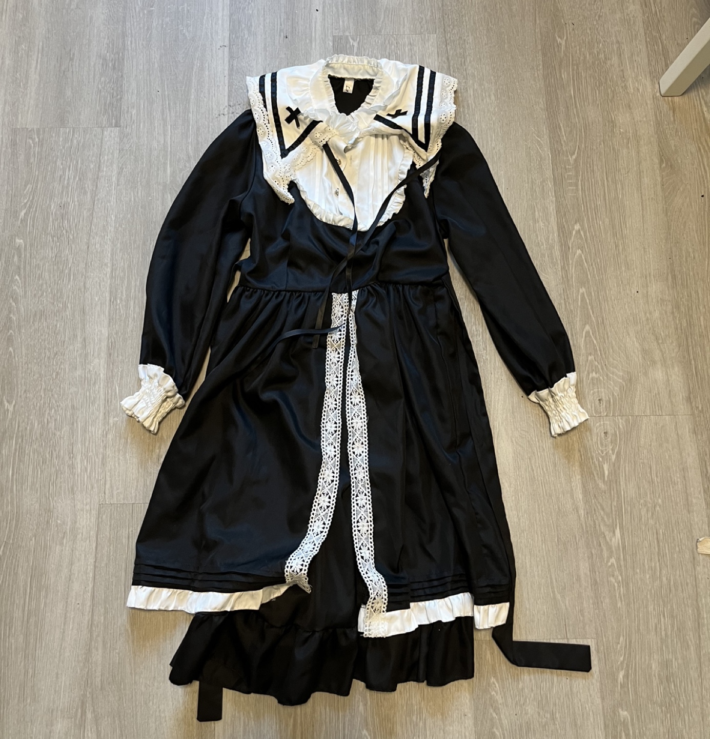 Japanese Gothic Dress thumbnail