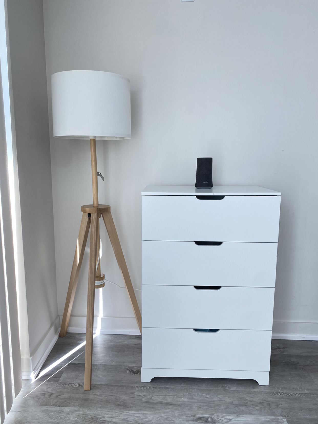 BRAND NEW white 4 drawer dresser (delivery available) image indicator(7)