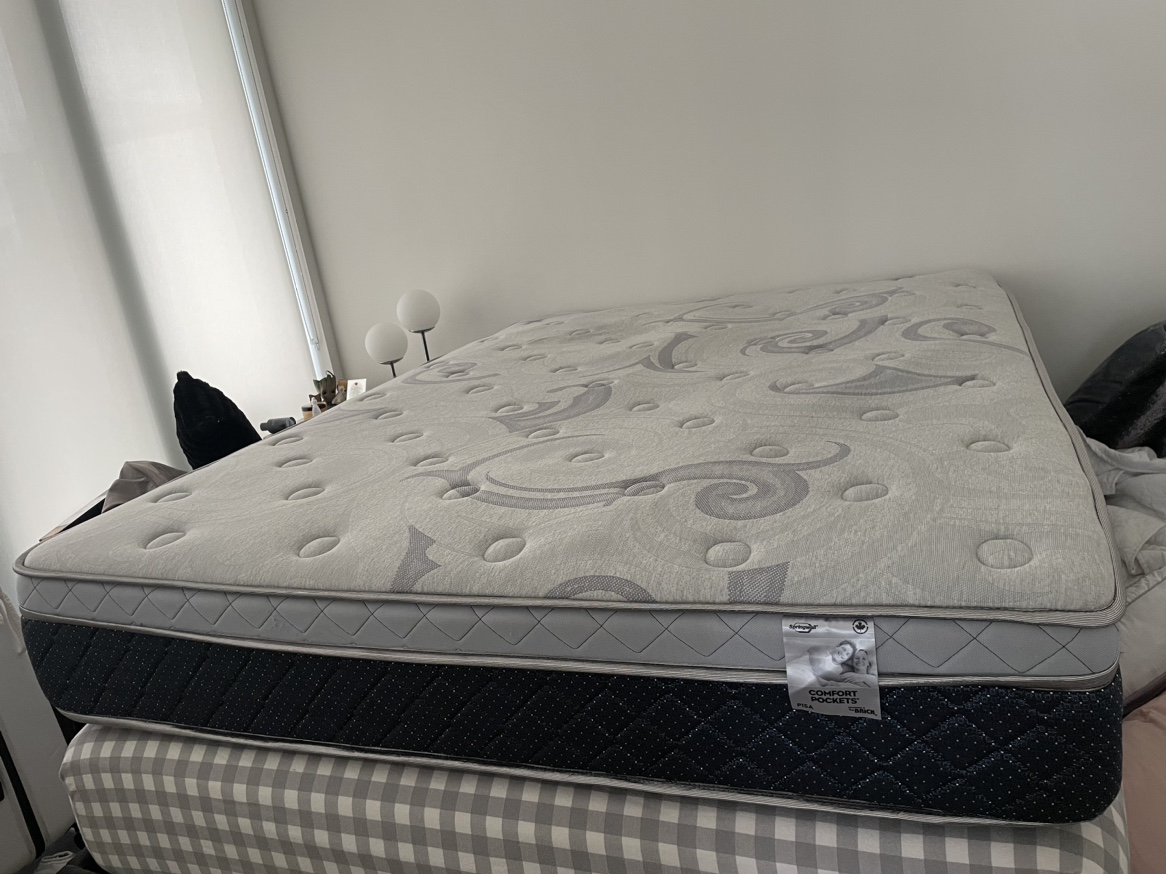 Queen mattress -The brick