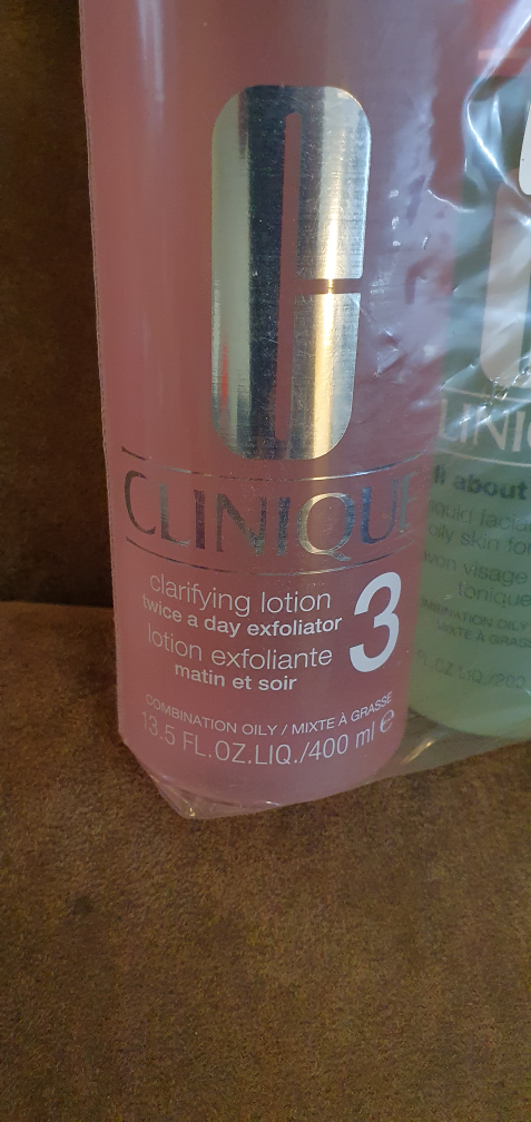 Clinique 3-Piece Skincare Set - photo 3