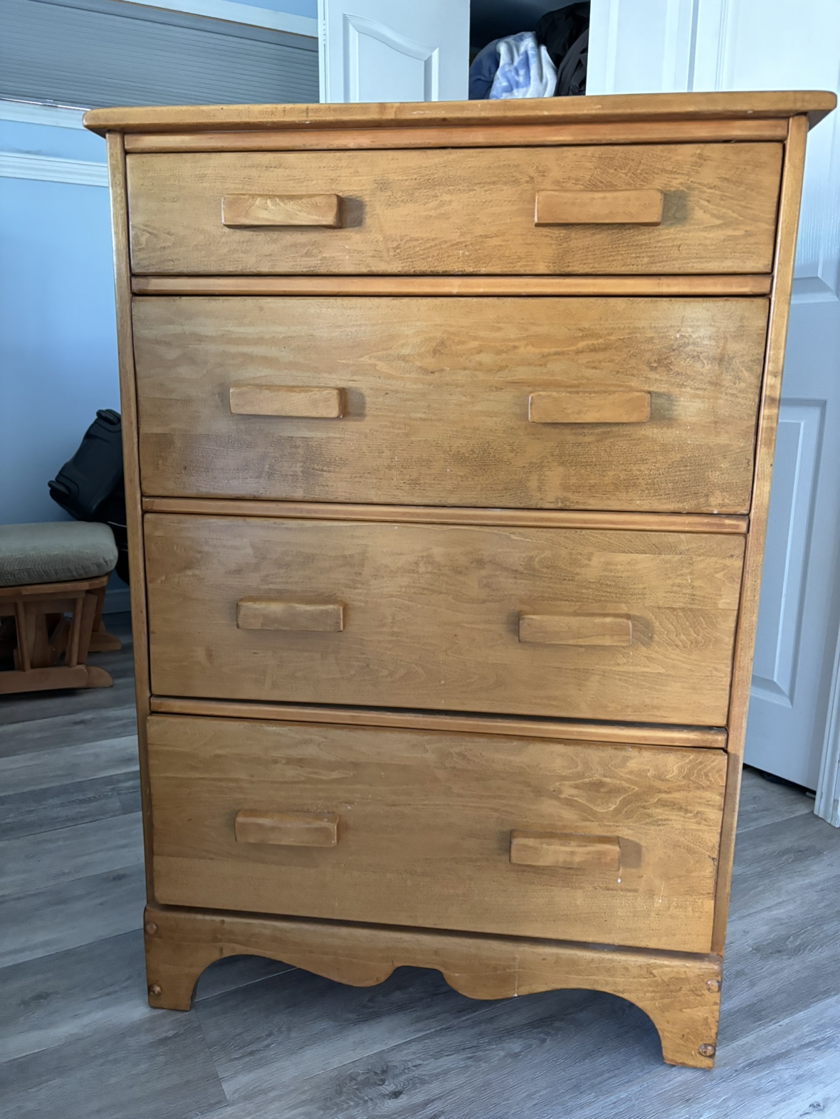 Free solid Wood 5-Drawer Chest