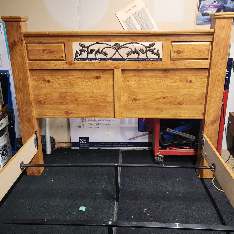 Queen Size Bed Frame - photo 5