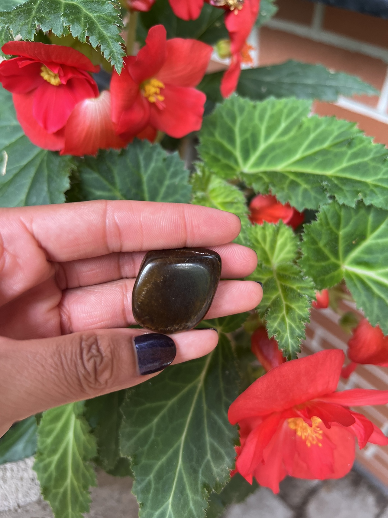 Tiger's Eye Tumbled Stone - photo 2