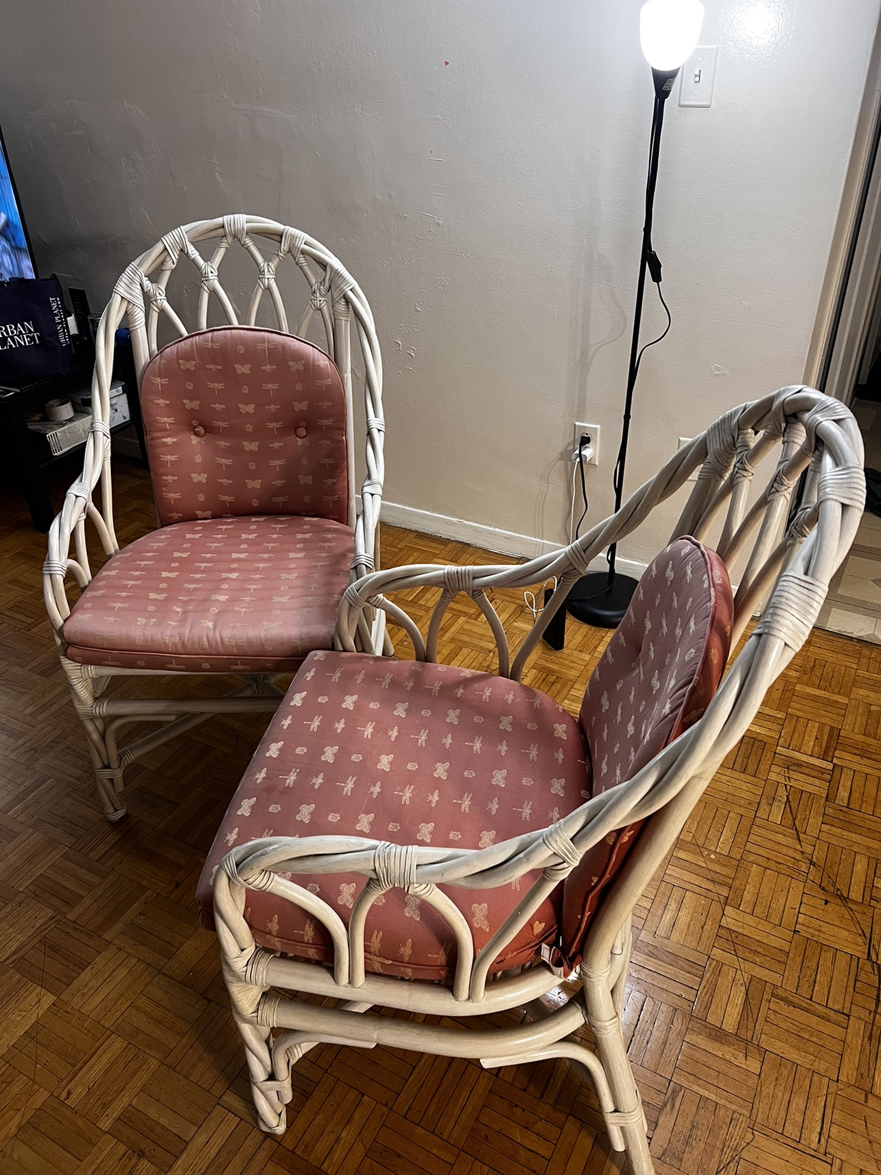 Pair of Rattan Chairs - photo 2