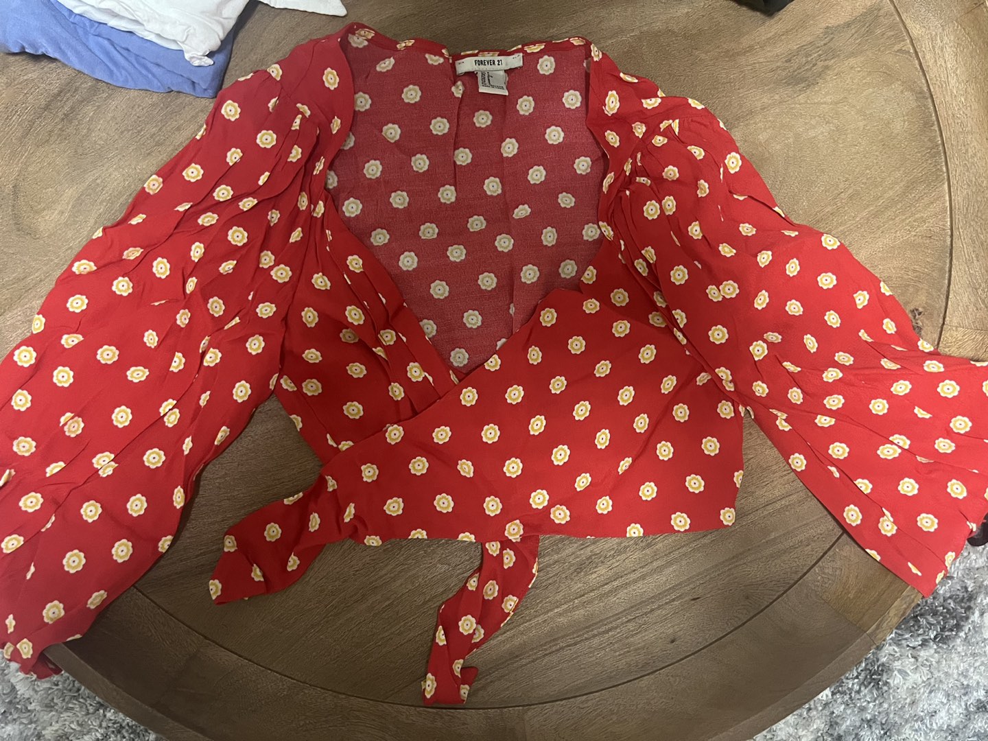 Women’s/Teen Clothing Bundle image indicator(2)