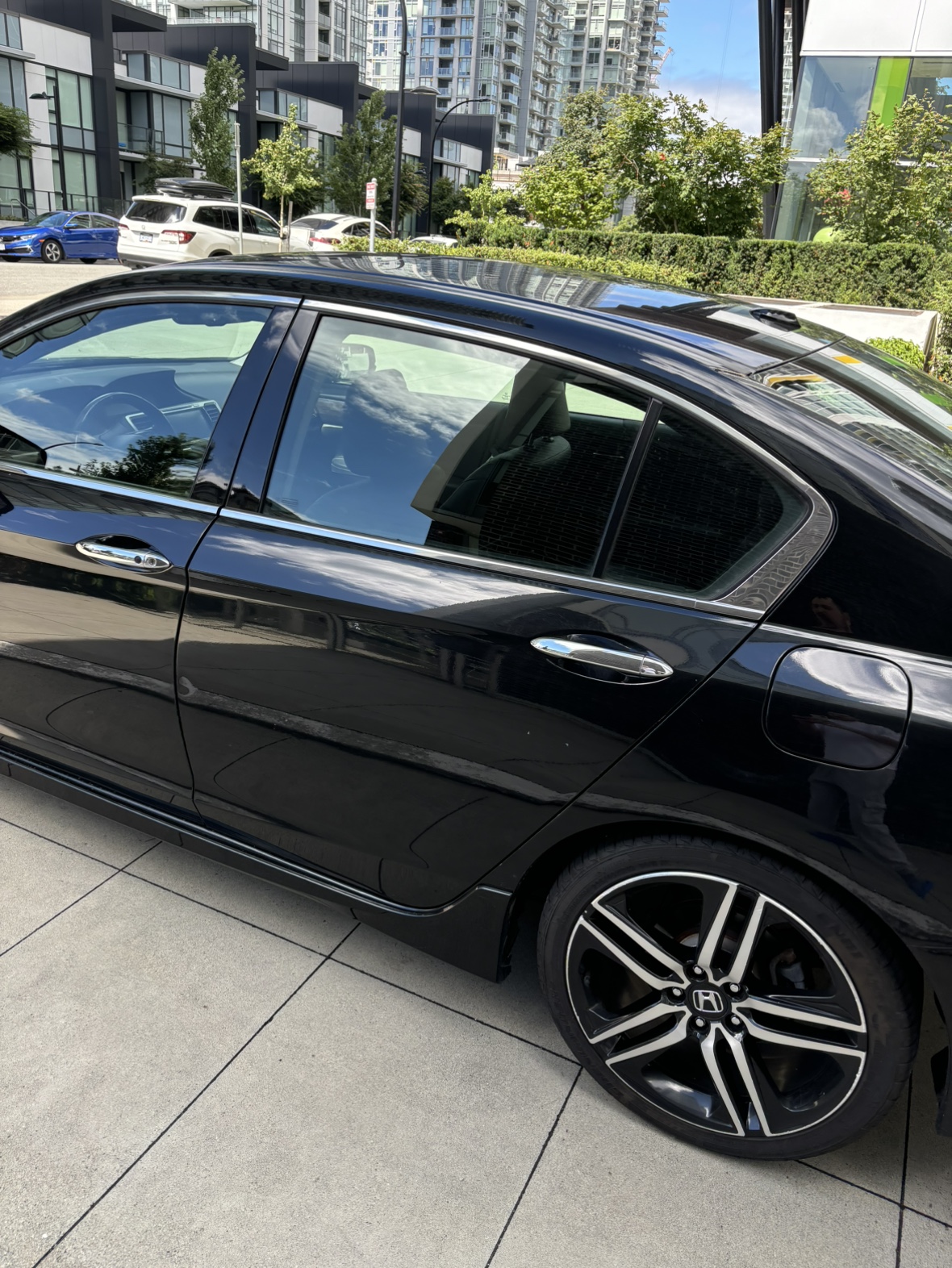 2017 Honda Accord V6 Touring image indicator(2)