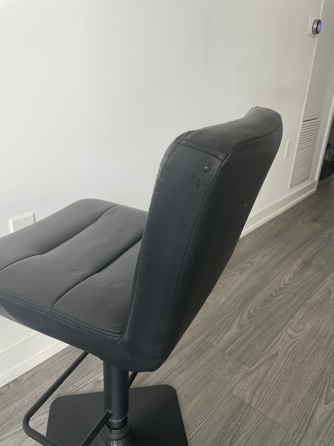 Black bar stools - photo 3
