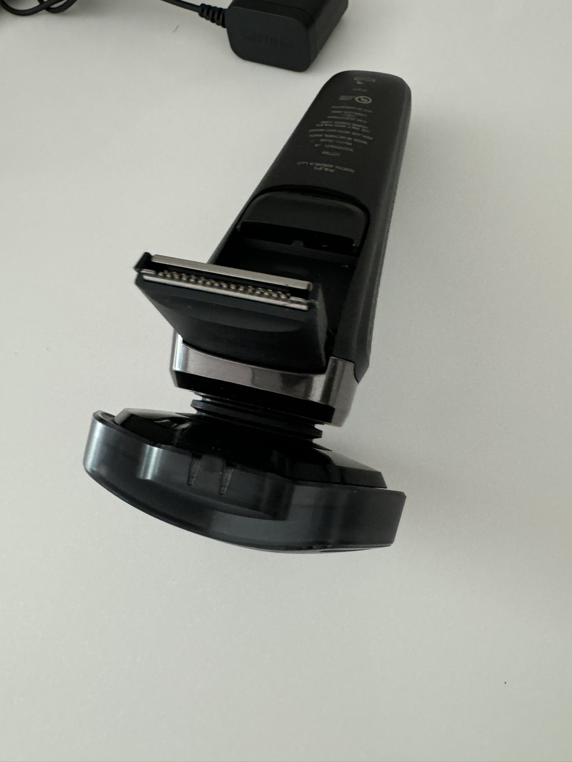 Philips Norelco Series 7000 Electric Shaver - photo 3