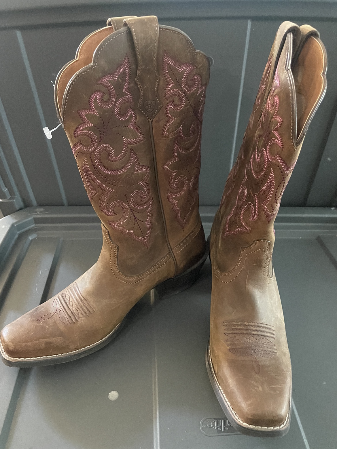 Brand new never worn leather Women’s Ariat Cowboy Boots