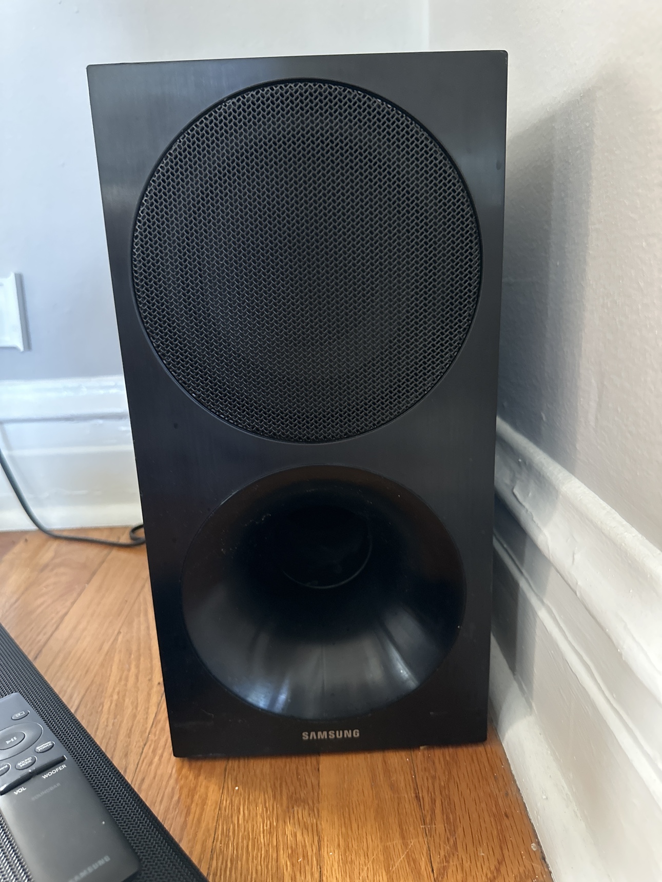 Samsung soundbar and subwoofer - photo 2