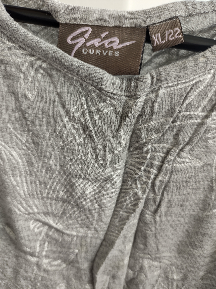 🌺 Grey Floral T-Shirt image indicator(2)