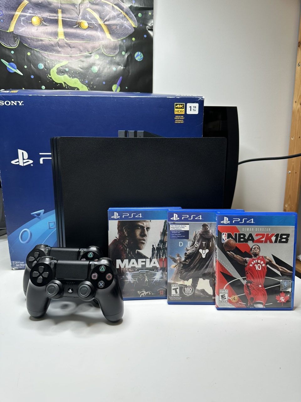 PlayStation 4 Pro + Controllers thumbnail
