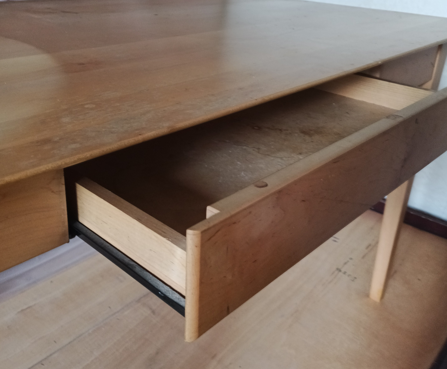 Modern desk - photo 2