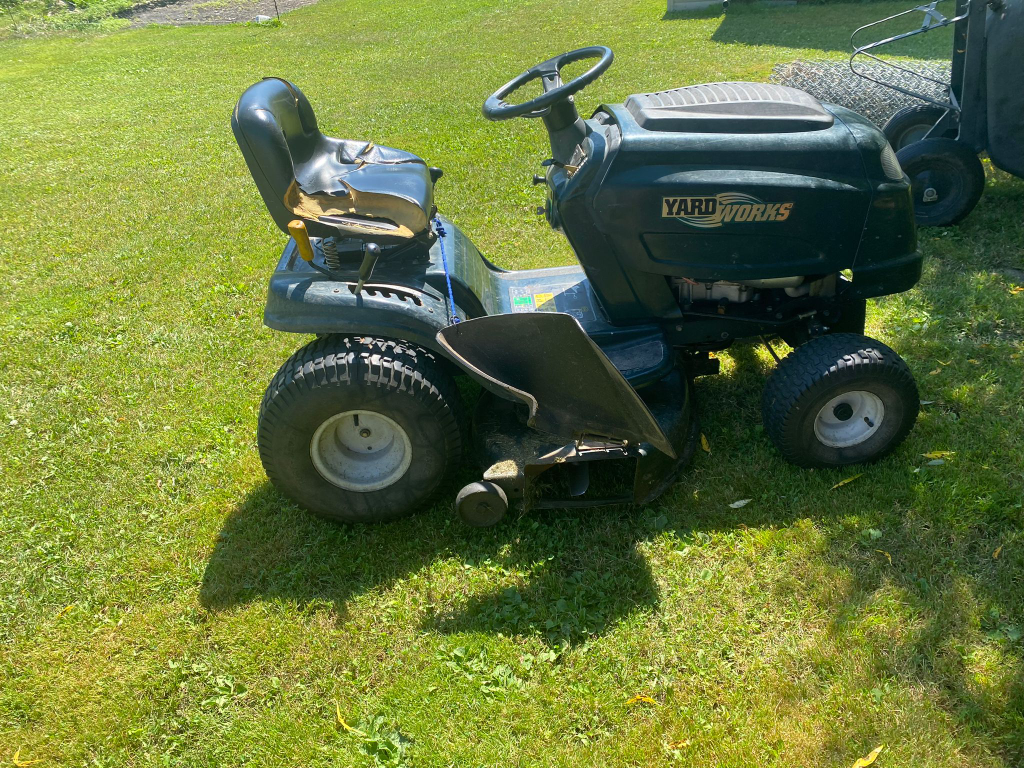 Lawn Tractor - photo 2