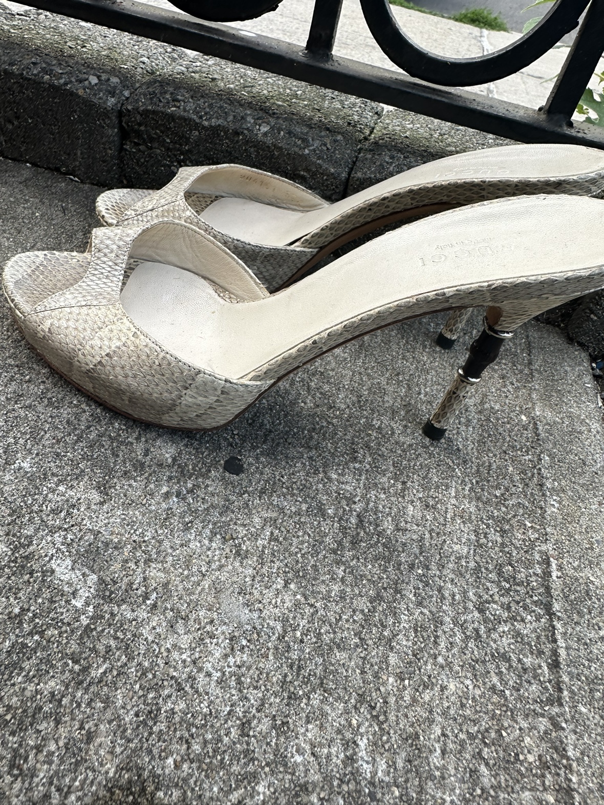 Gucci Snake Skin Heels - photo 3