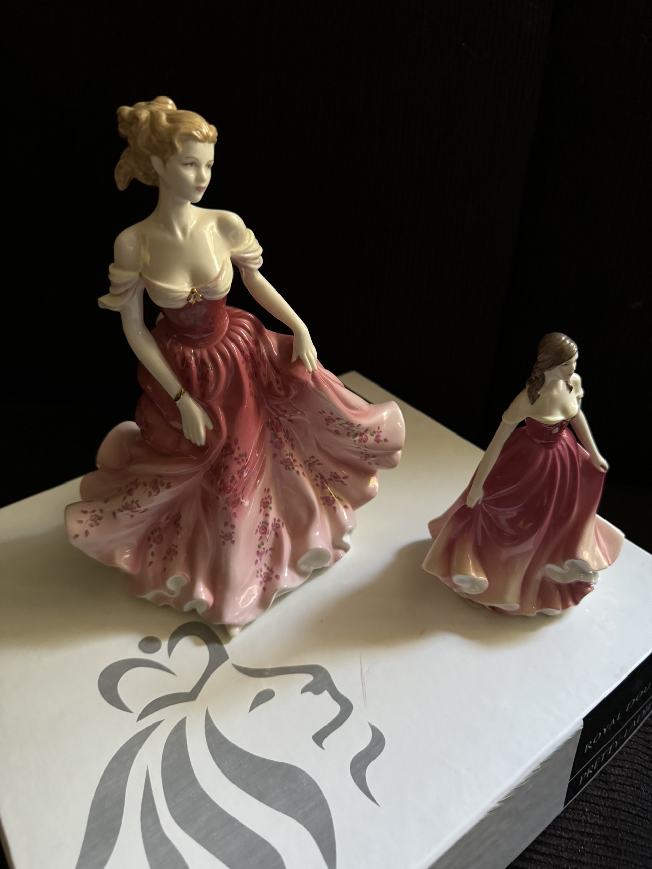 Royal Doulton Special Friends image indicator(2)