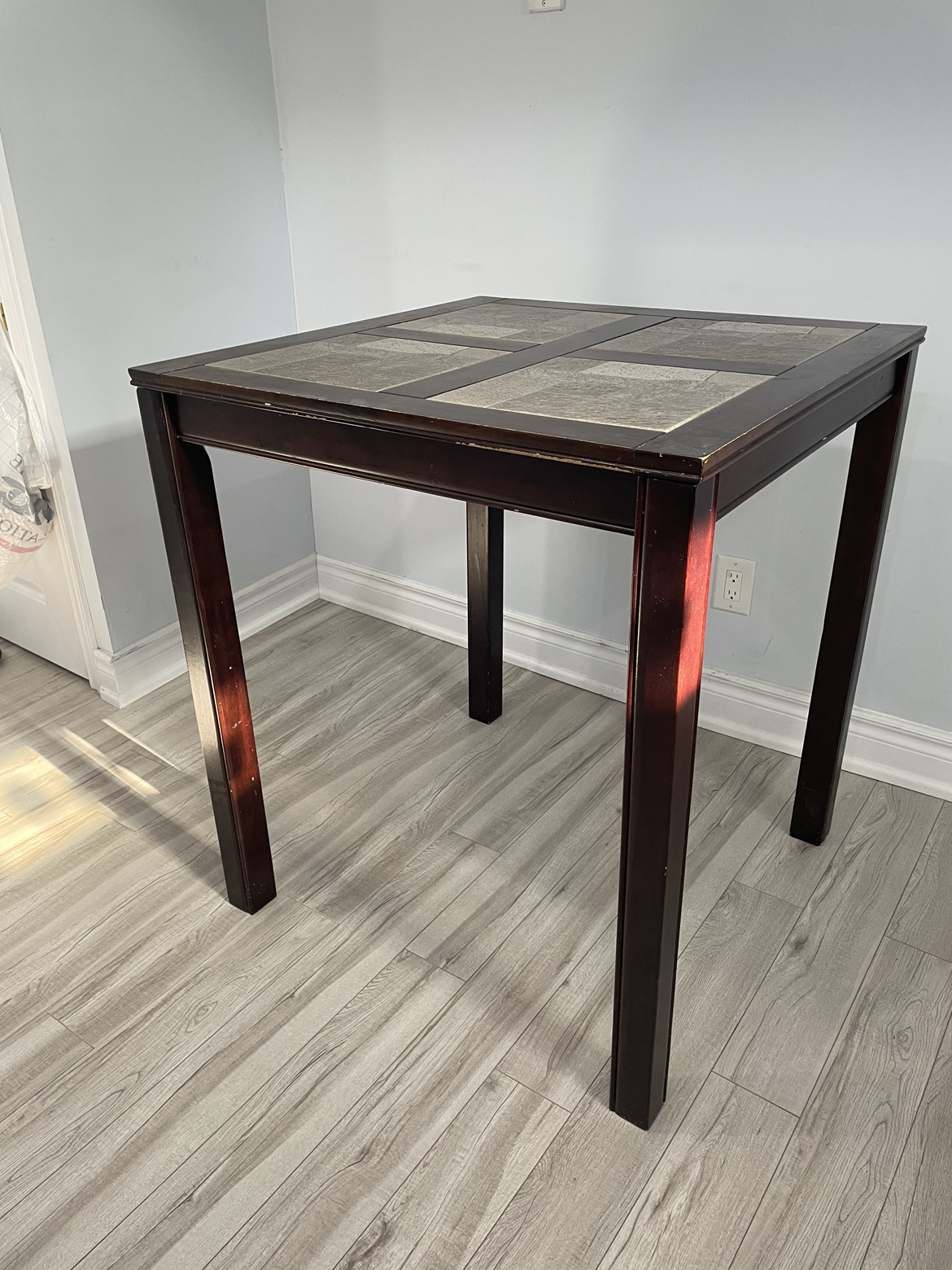 Table and Chairs - photo 2
