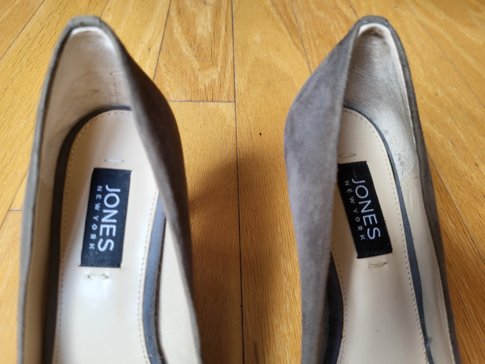 ❣️ New Suede Heels Jones New York Pumps Delta Gray size 6 image indicator(9)