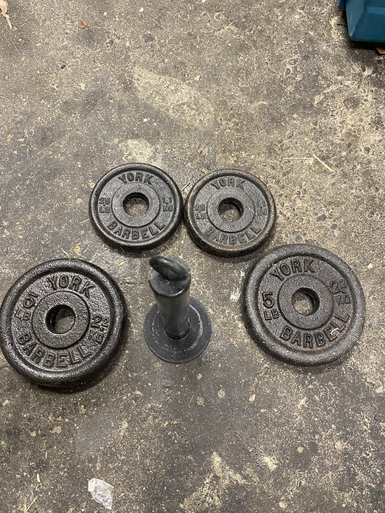 Free weights two 2.5 lb, two 5 lb with stand QEW & Dixie - photo 2