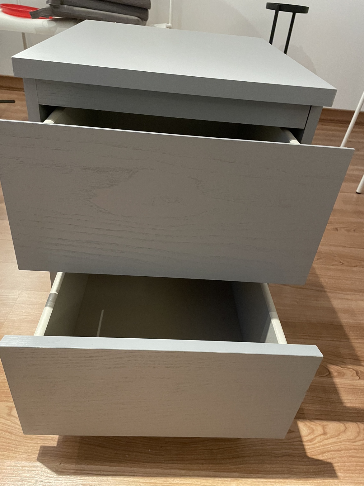 IKEA bedside table MALM - photo 3