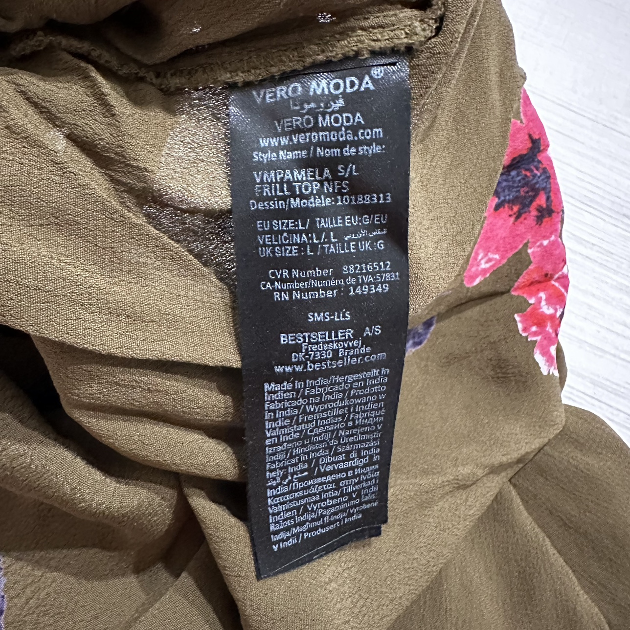 Vero Moda Floral Top Size image indicator(6)