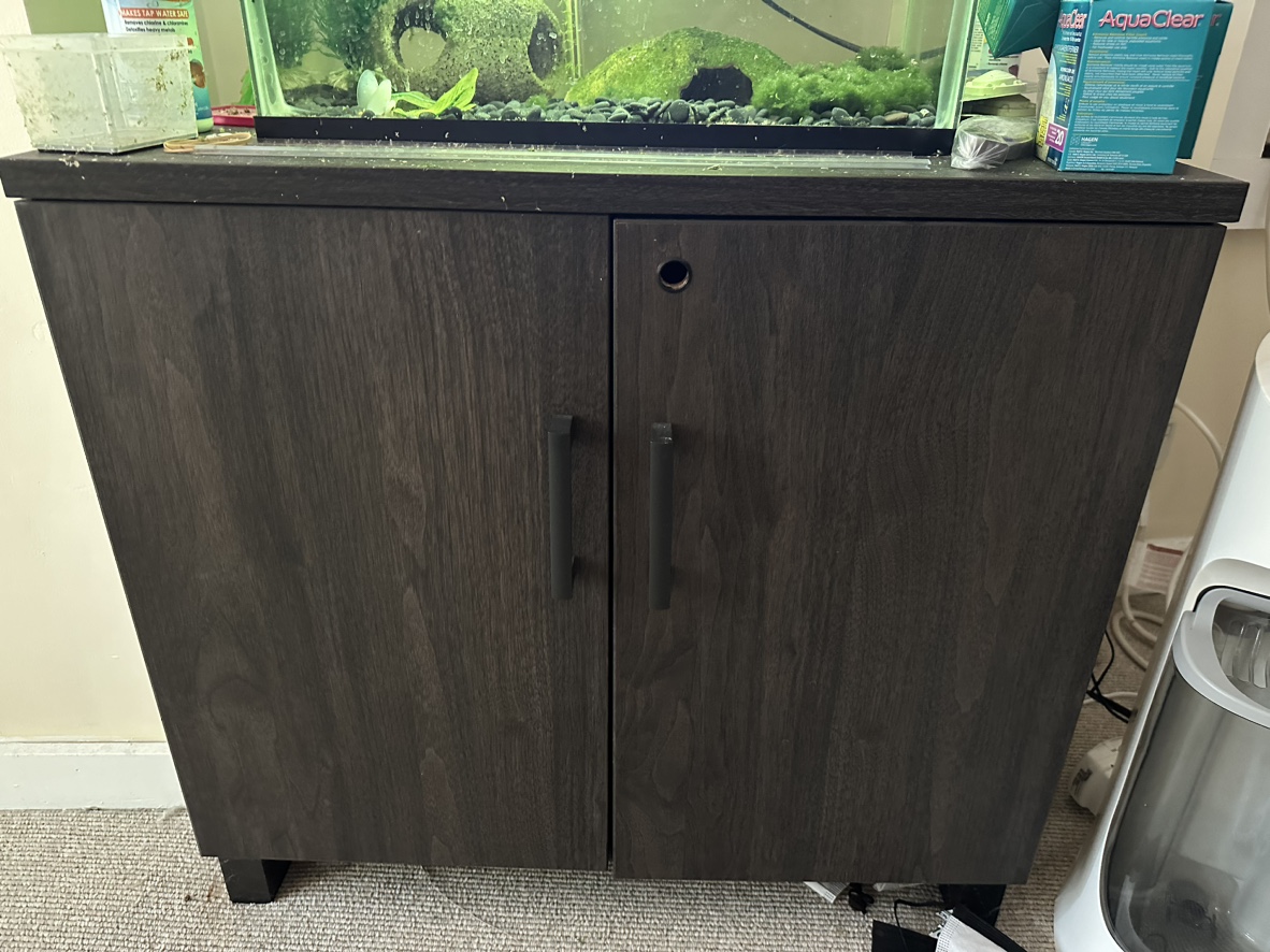 Standing cabinet