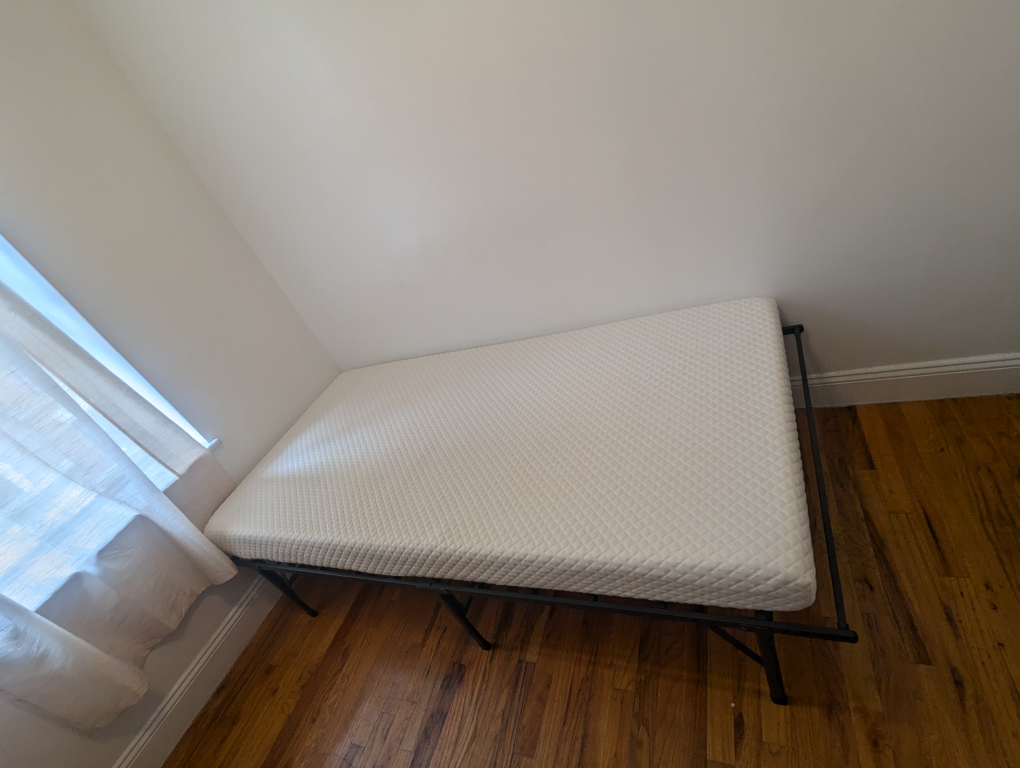 Twin Size Mattress+Metal Bed Frame - photo 3