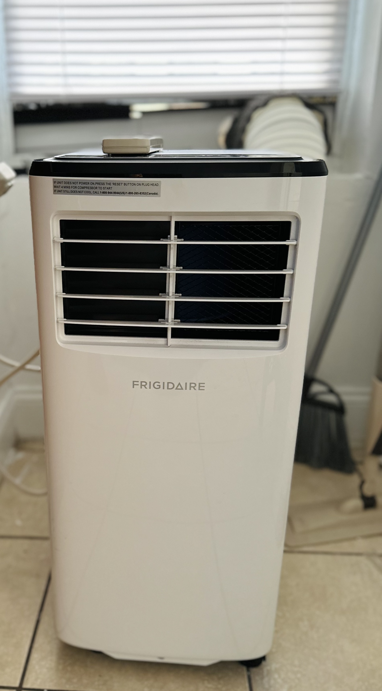 Air Condioner  Frigidaire 8000 BTU
