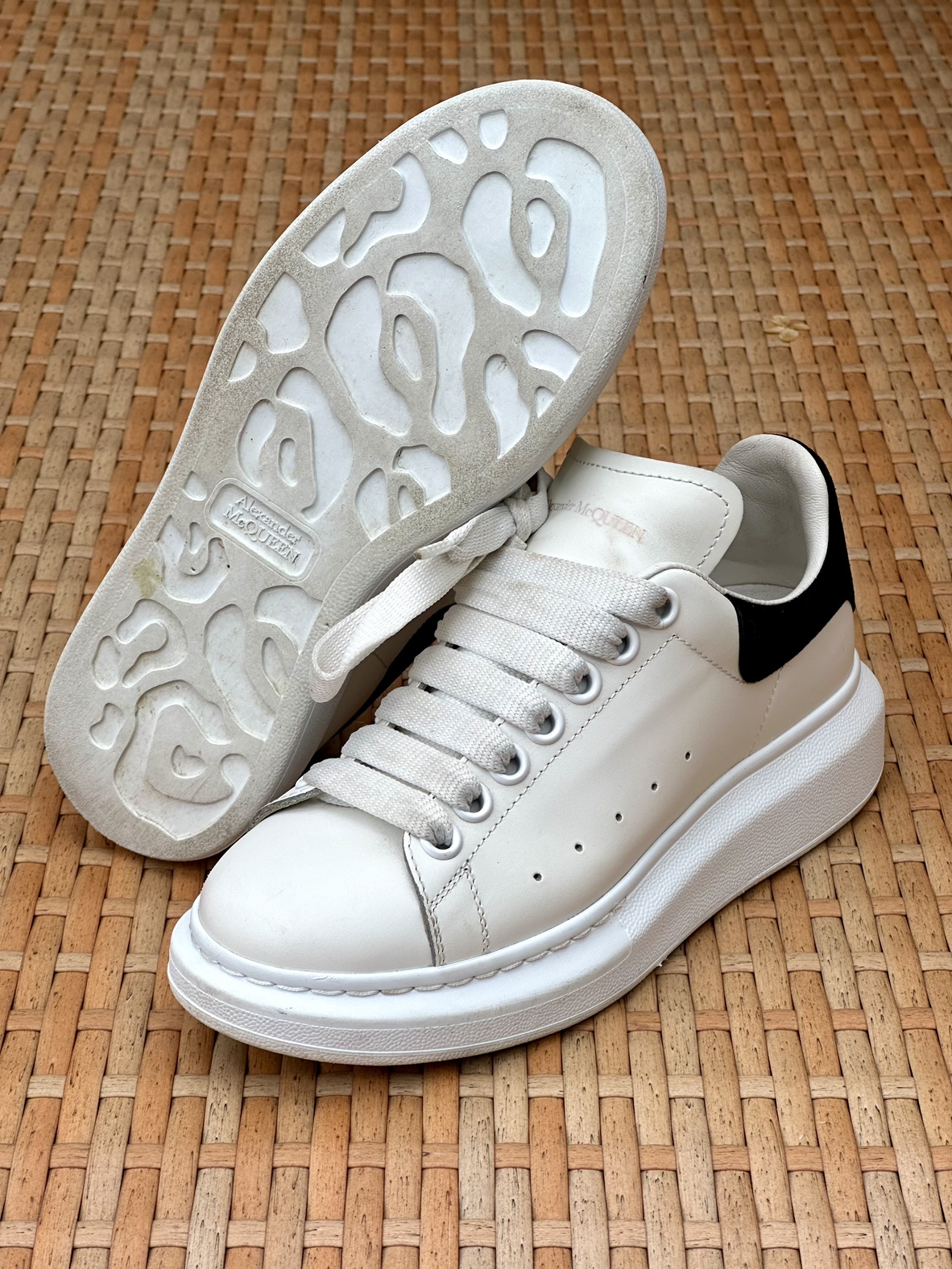 ALEXANDER MCQUEEN Leather Sneakers image indicator(5)