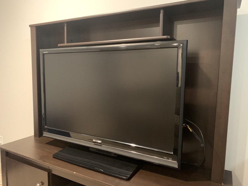 TV with Entertainment Center - photo 4
