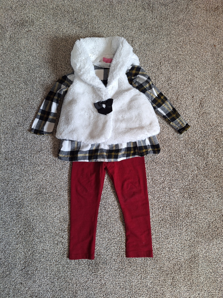 Girls 3 Piece Outfit thumbnail