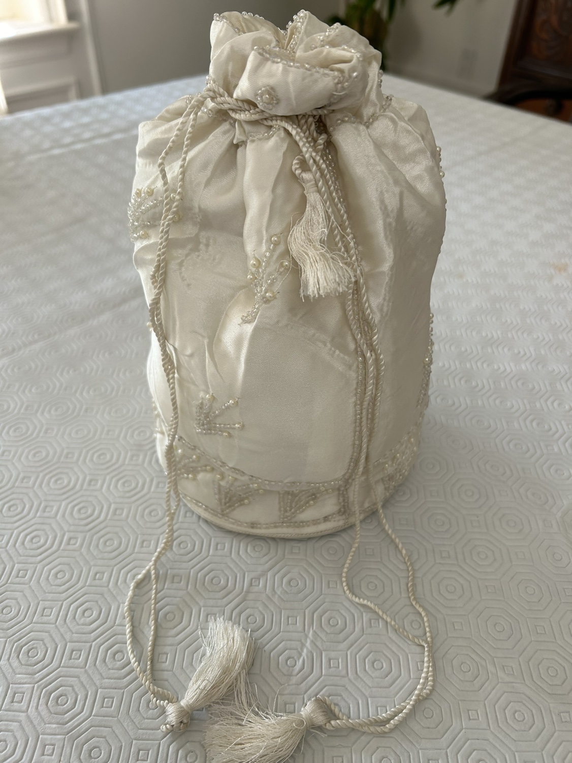 Beaded Gift Bags in various sizes image indicator(4)