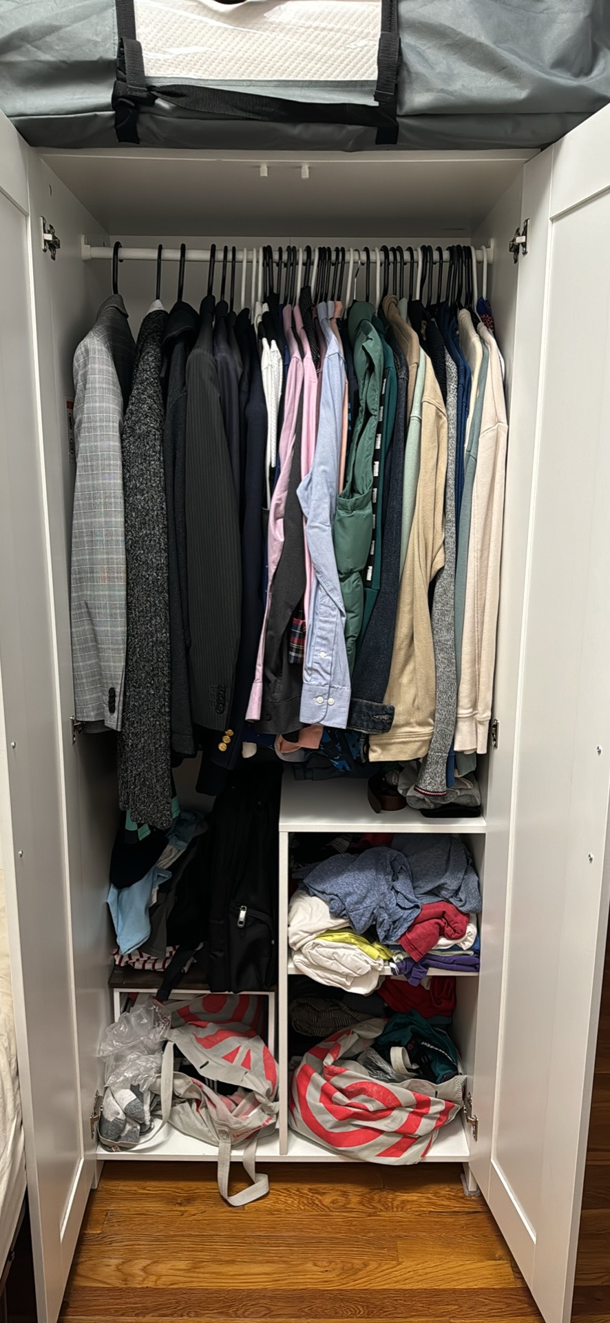 White Closet IKEA image indicator(2)