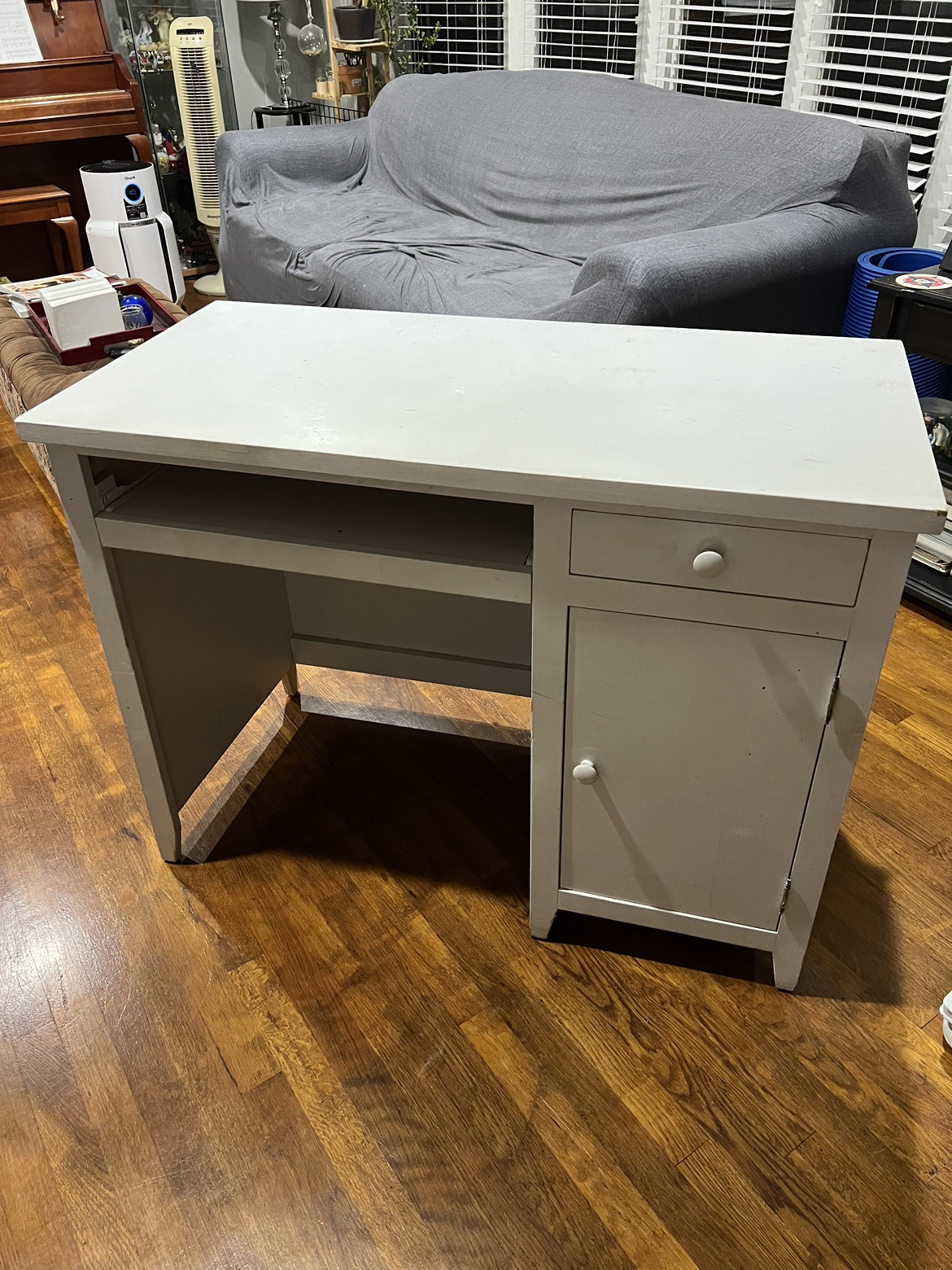 White wooden writing desk