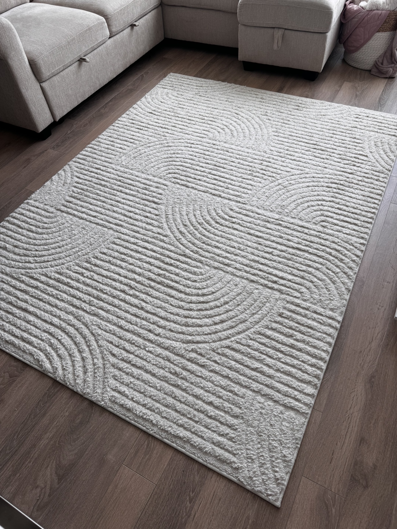 White Area Rug with Abstract Design - photo 3