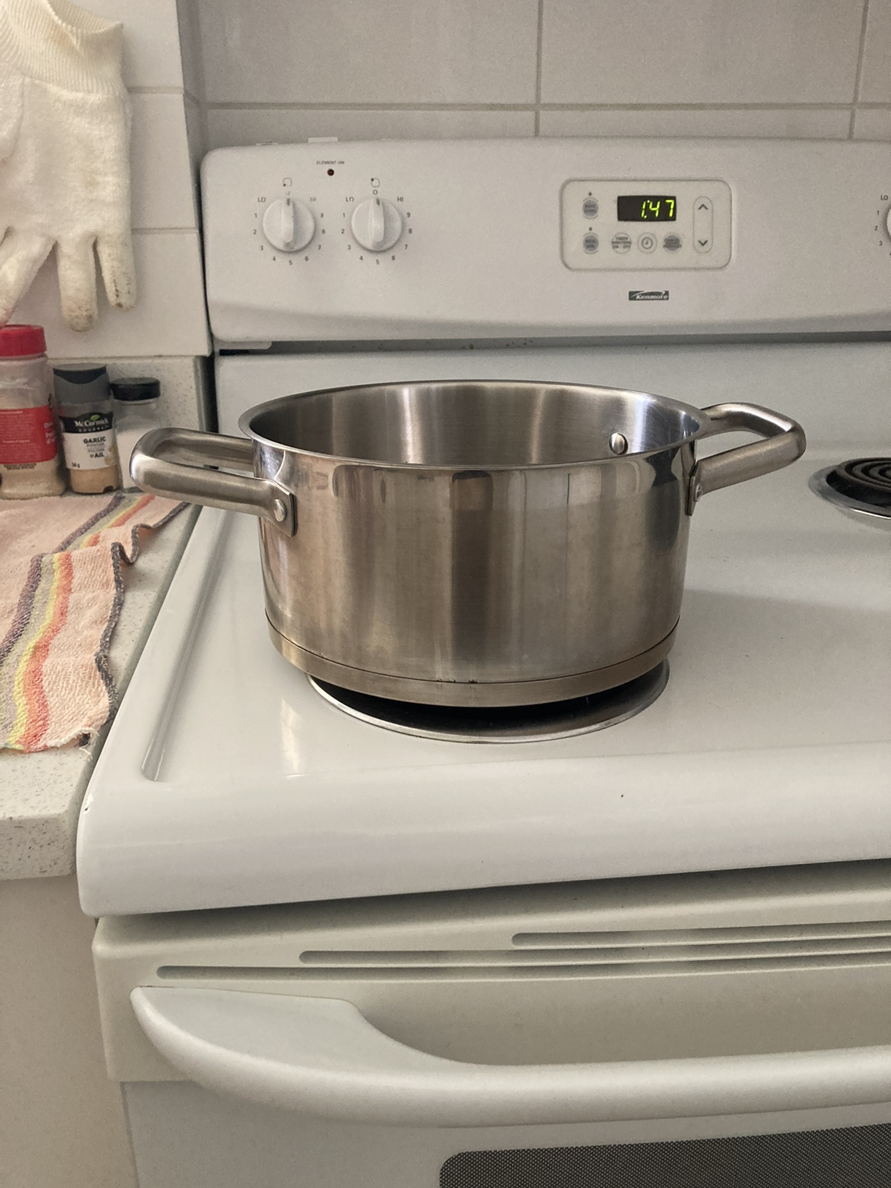 Stainless Steel Pot with Lid - photo 4