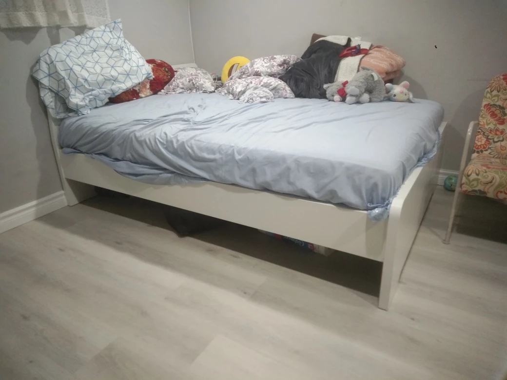 wooden bed with matress... good condition.. - photo 3