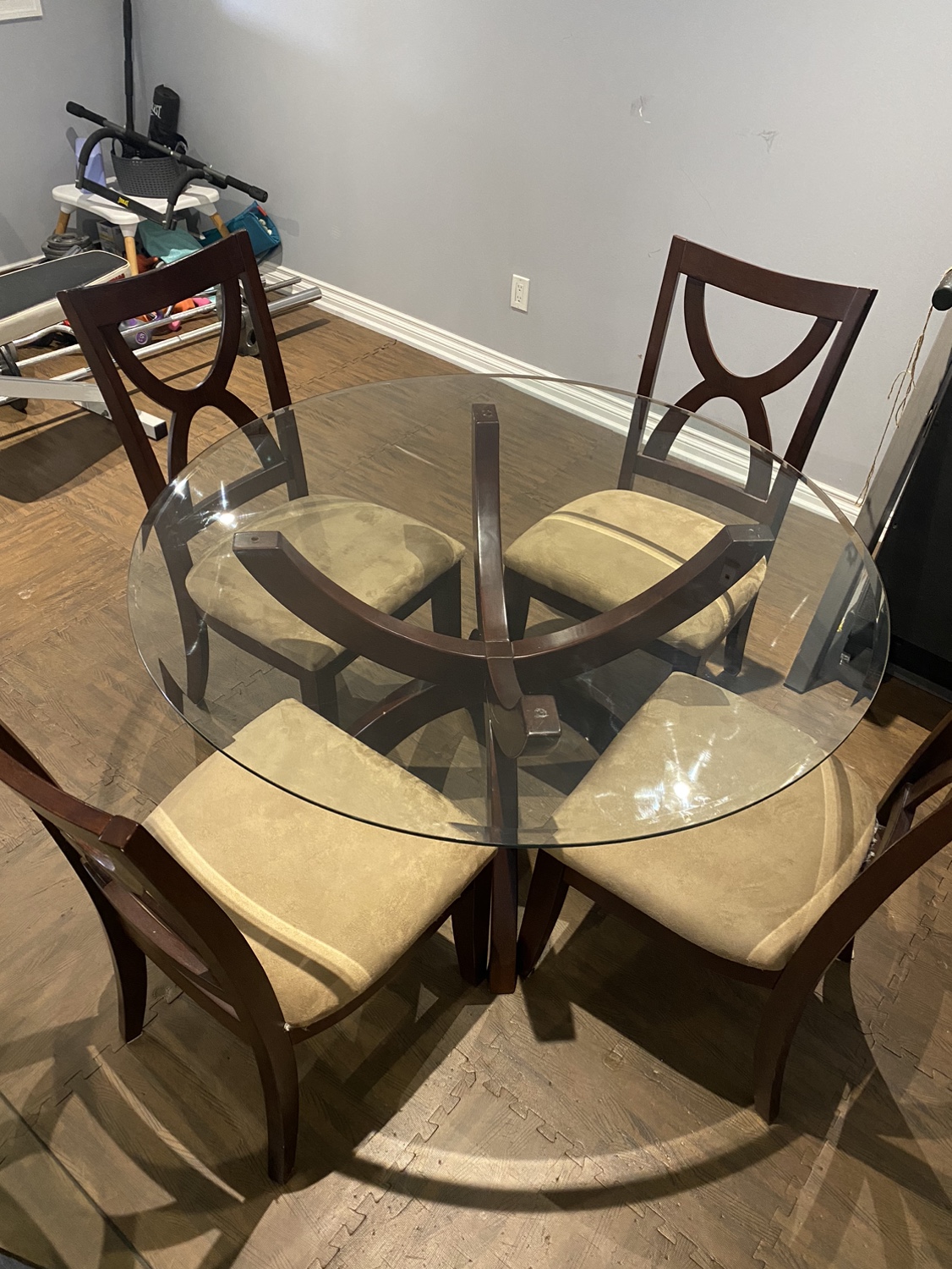 Kitchen table and four dinning chairs - photo 2