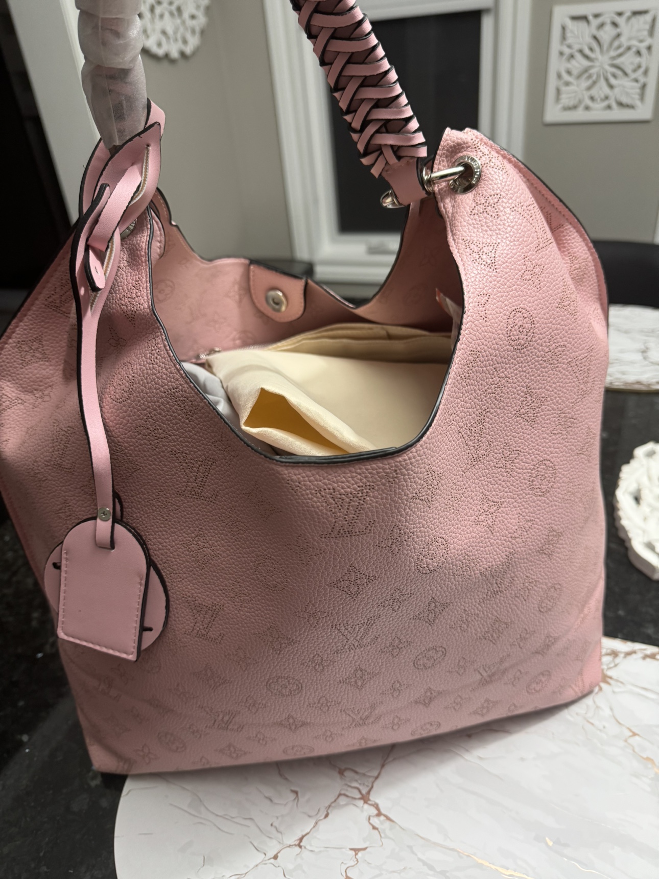 Ladies handbag thumbnail