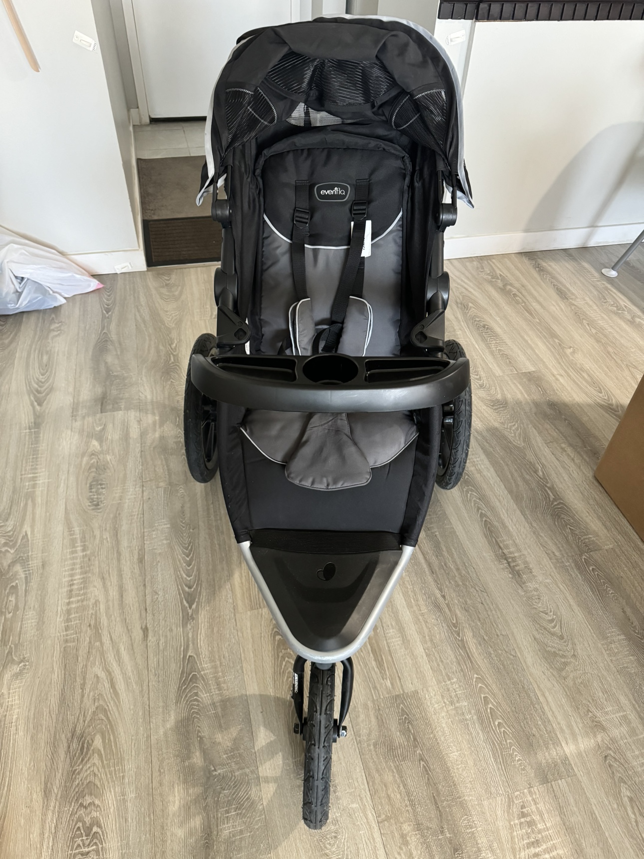 Evenflo Victory+ Jogging Stroller with Carseat base - photo 3